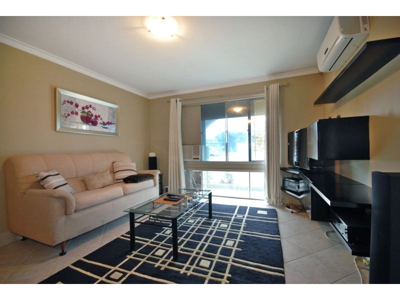 25 Whitfield Drive, Two Rocks WA 6037