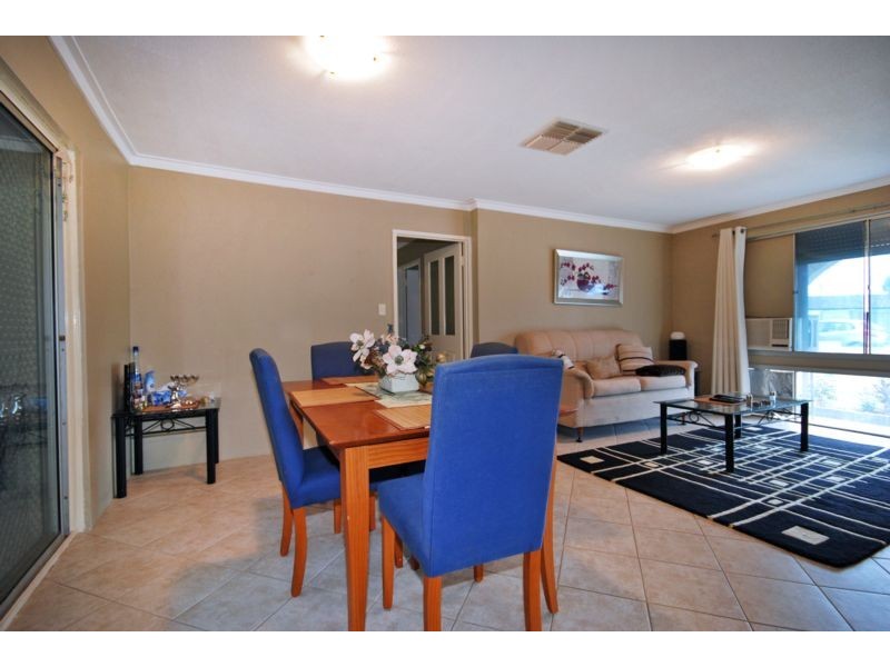 25 Whitfield Drive, Two Rocks WA 6037