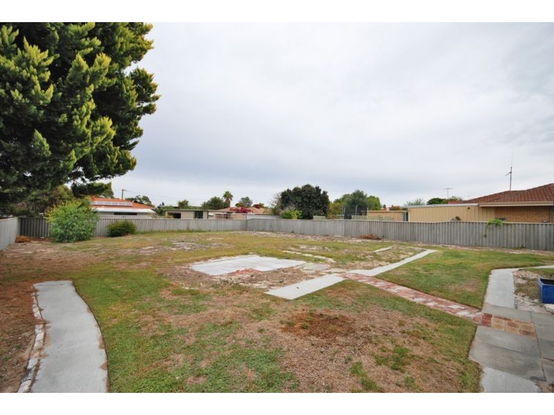 25 Whitfield Drive, Two Rocks WA 6037