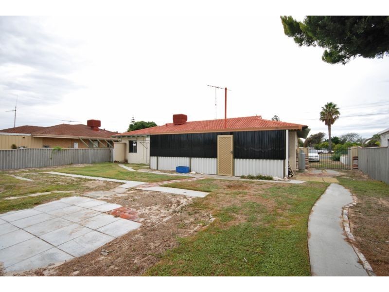 25 Whitfield Drive, Two Rocks WA 6037