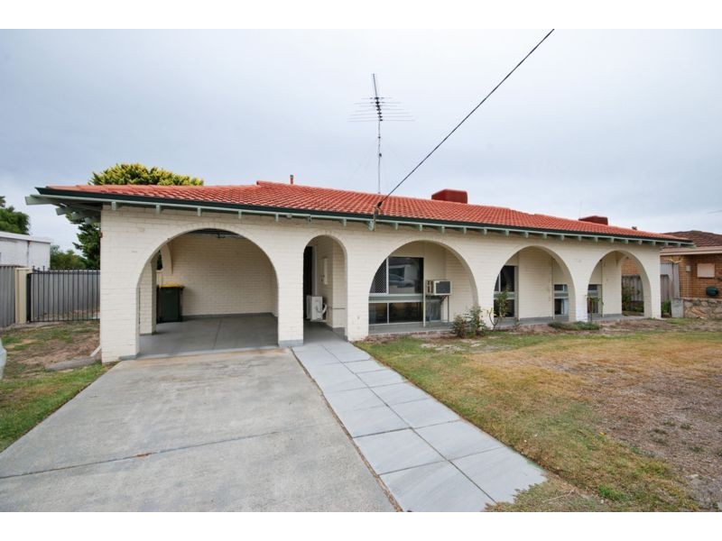 25 Whitfield Drive, Two Rocks WA 6037