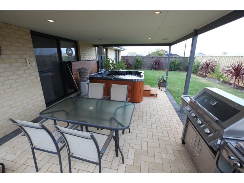 22 Swinford Approach, Butler WA 6036