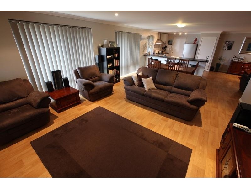 22 Swinford Approach, Butler WA 6036