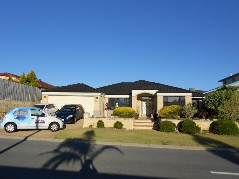 30 Santa Monica Parade, Iluka WA 6028