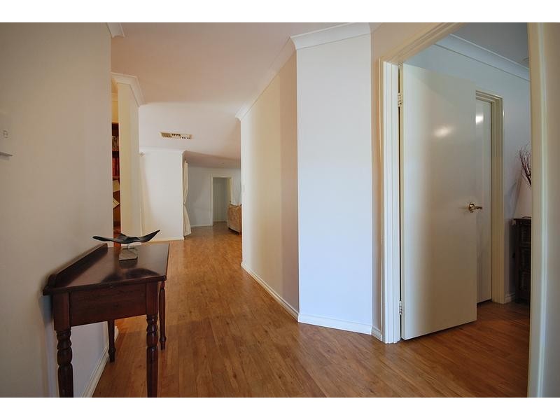 12 Tableland Way, Carramar WA 6031