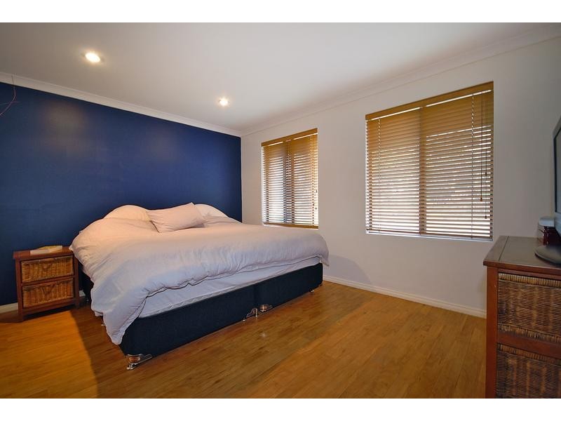 12 Tableland Way, Carramar WA 6031