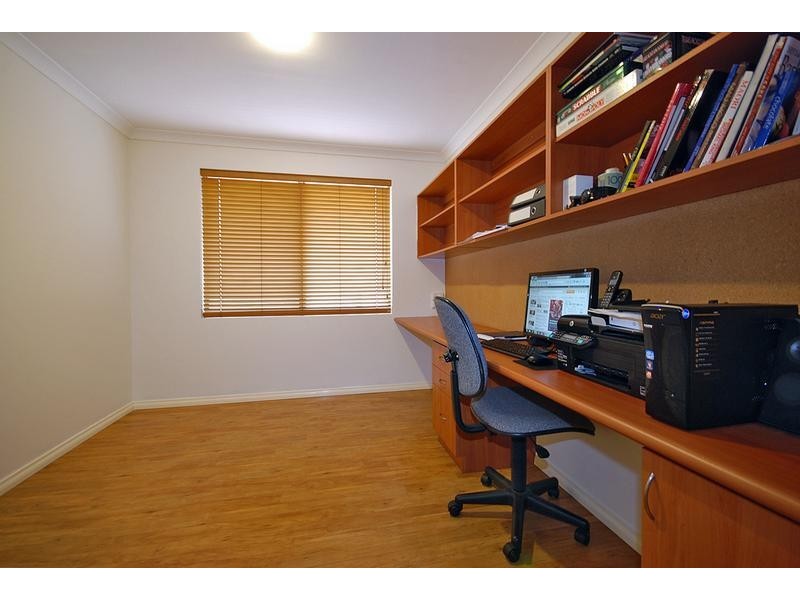 12 Tableland Way, Carramar WA 6031