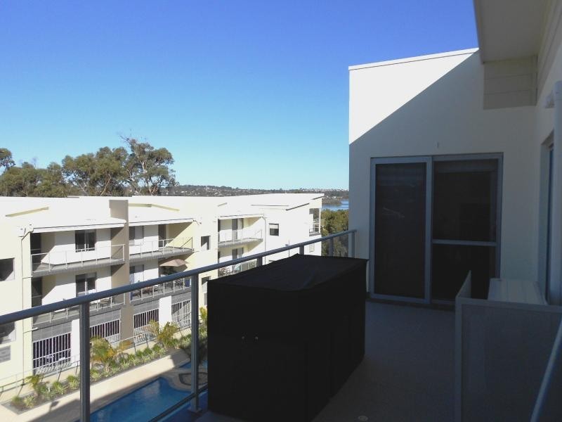 22/88 Lakeside Drive, Joondalup WA 6027