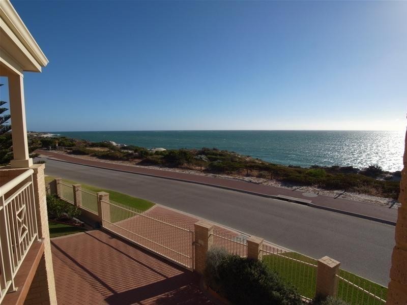 212 Ocean Drive, Quinns Rocks WA 6030