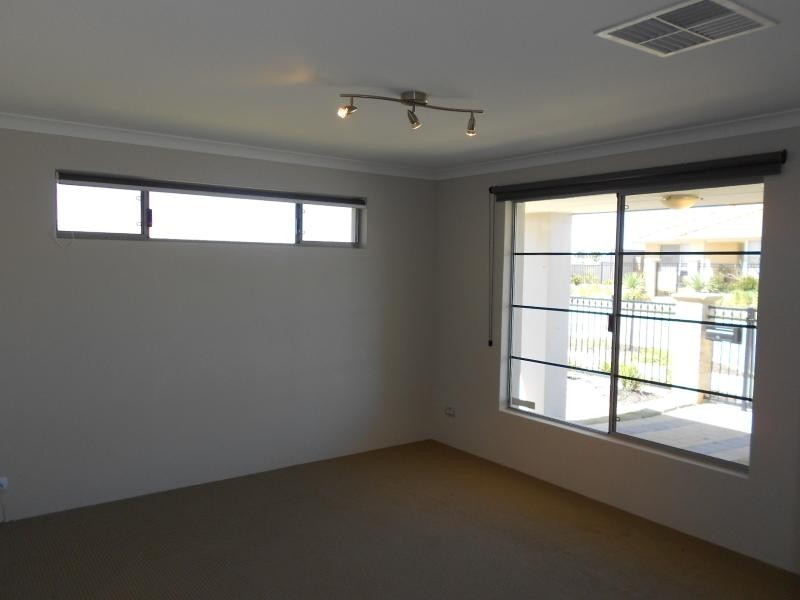 27 Ferryside, Butler WA 6036