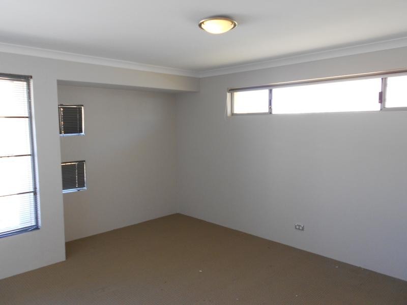 27 Ferryside, Butler WA 6036