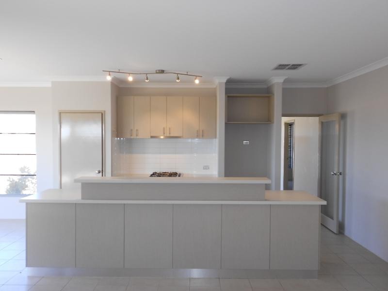 27 Ferryside, Butler WA 6036