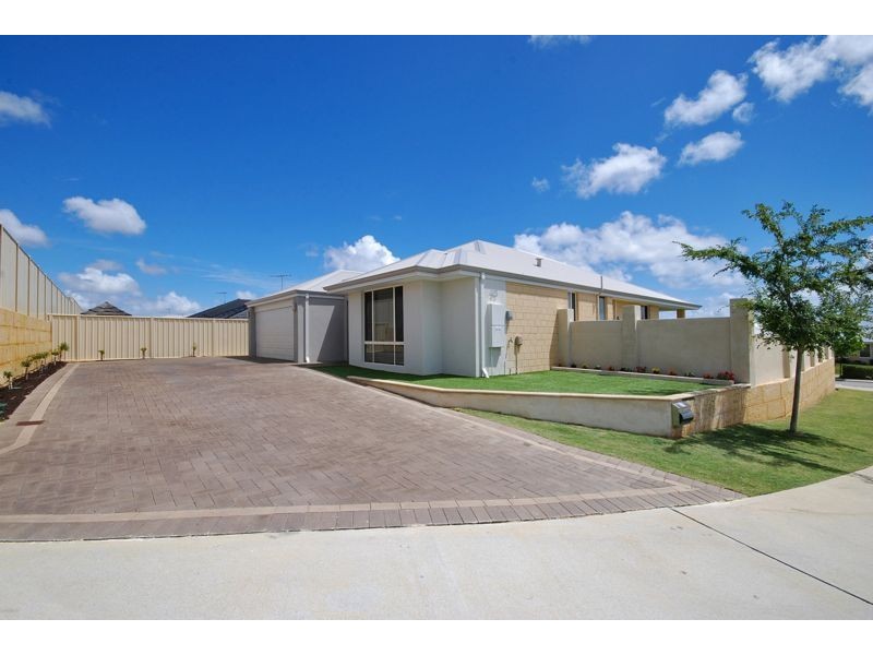 25 Eastman Turn, Tapping WA 6065