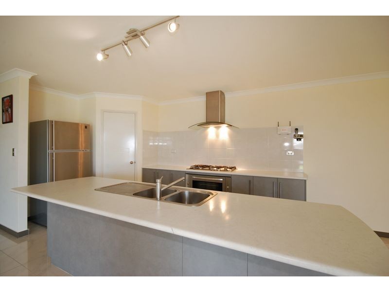 25 Eastman Turn, Tapping WA 6065