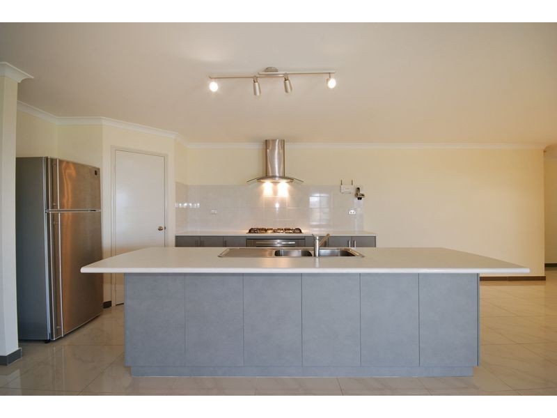 25 Eastman Turn, Tapping WA 6065