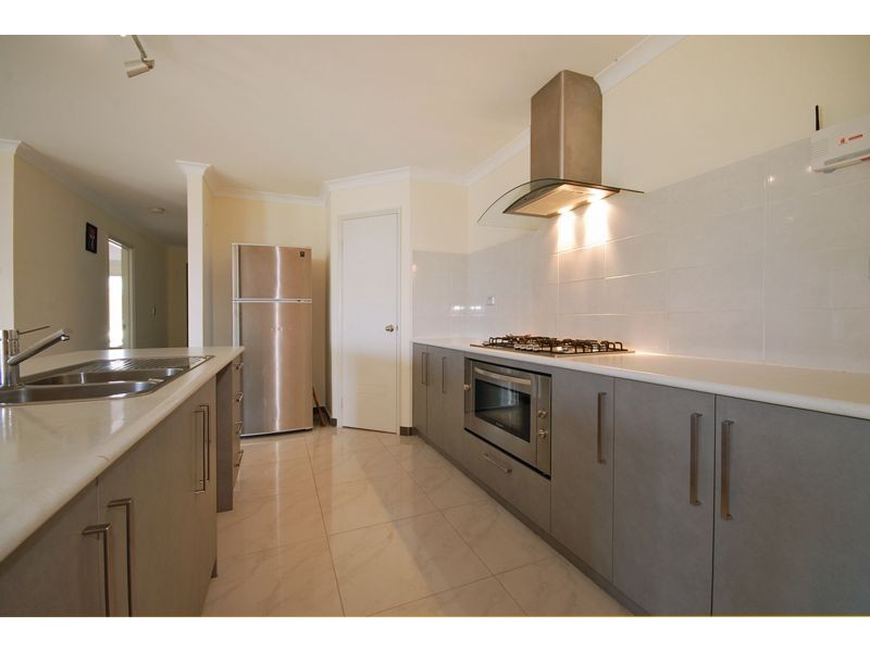 25 Eastman Turn, Tapping WA 6065