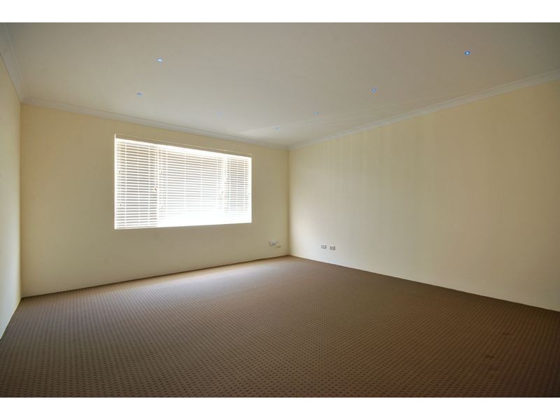 25 Eastman Turn, Tapping WA 6065