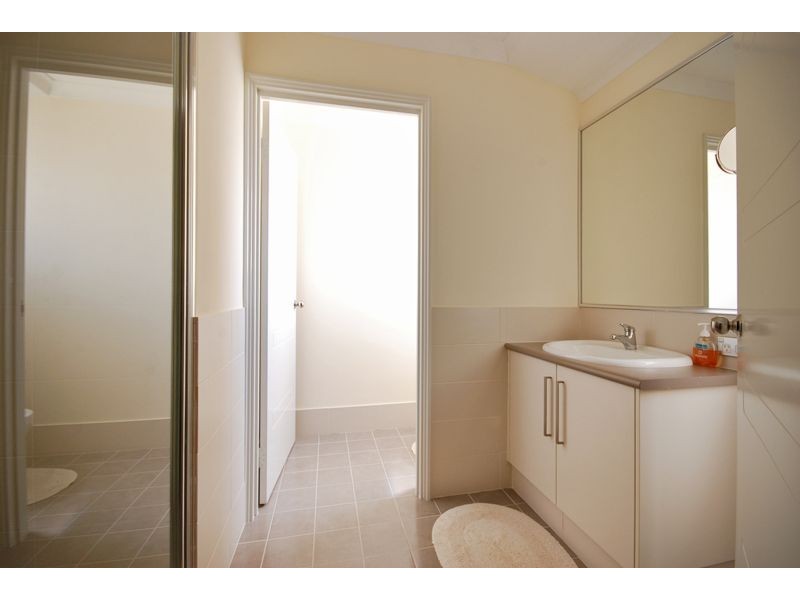 25 Eastman Turn, Tapping WA 6065