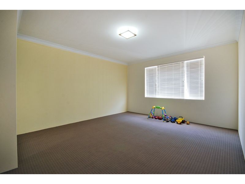 25 Eastman Turn, Tapping WA 6065