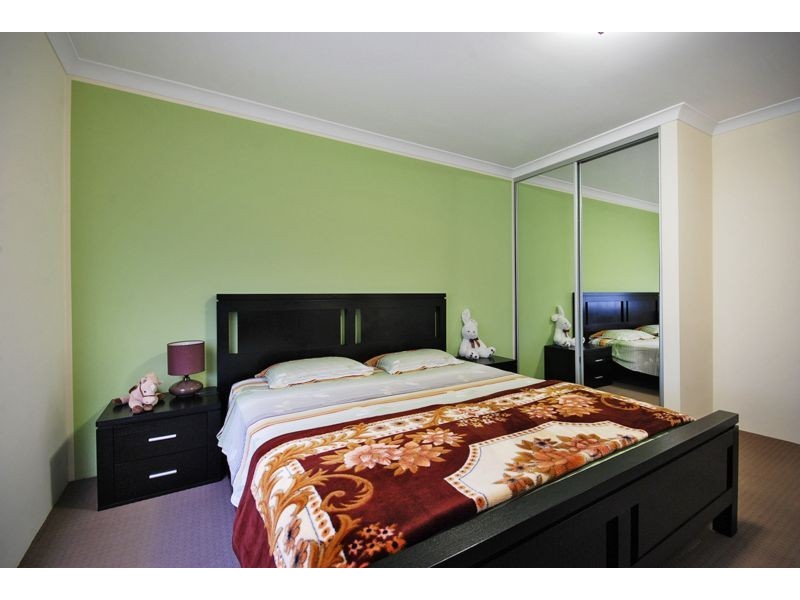 25 Eastman Turn, Tapping WA 6065