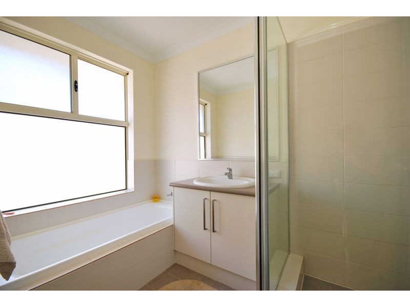 25 Eastman Turn, Tapping WA 6065