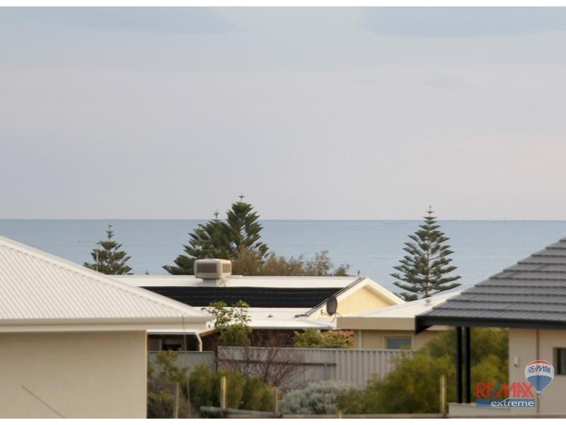 12 Fourmile Ave, Burns Beach WA 6028