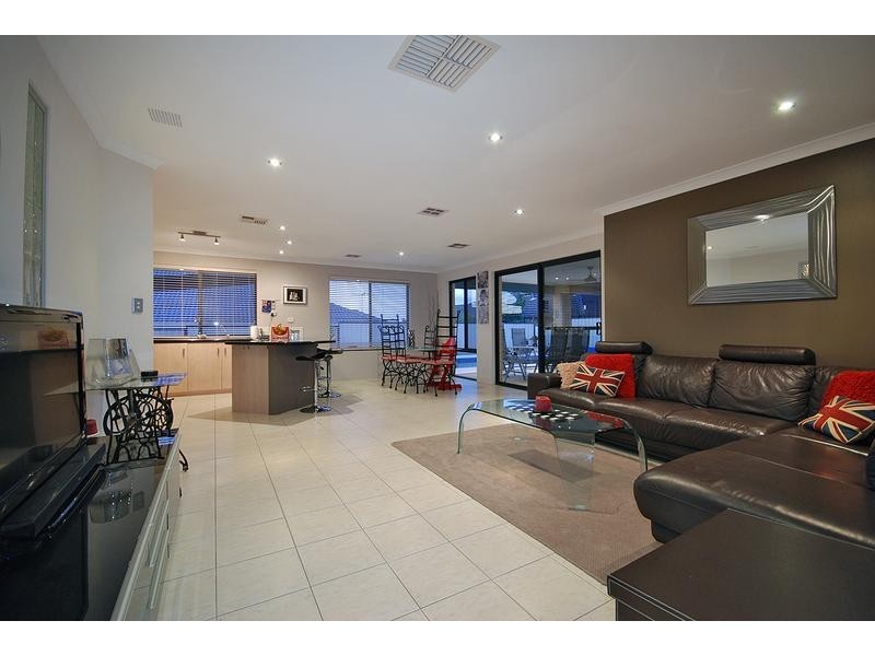 3 Narranbee Ridge, Tapping WA 6065