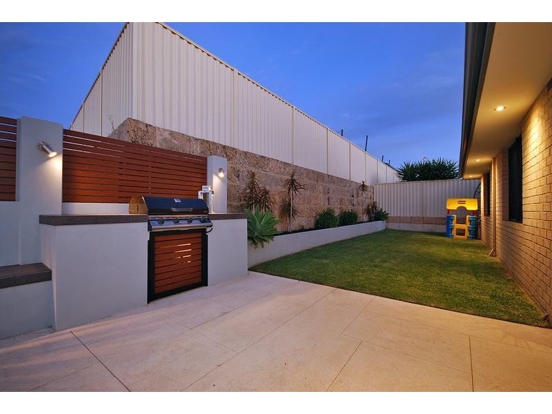 3 Narranbee Ridge, Tapping WA 6065