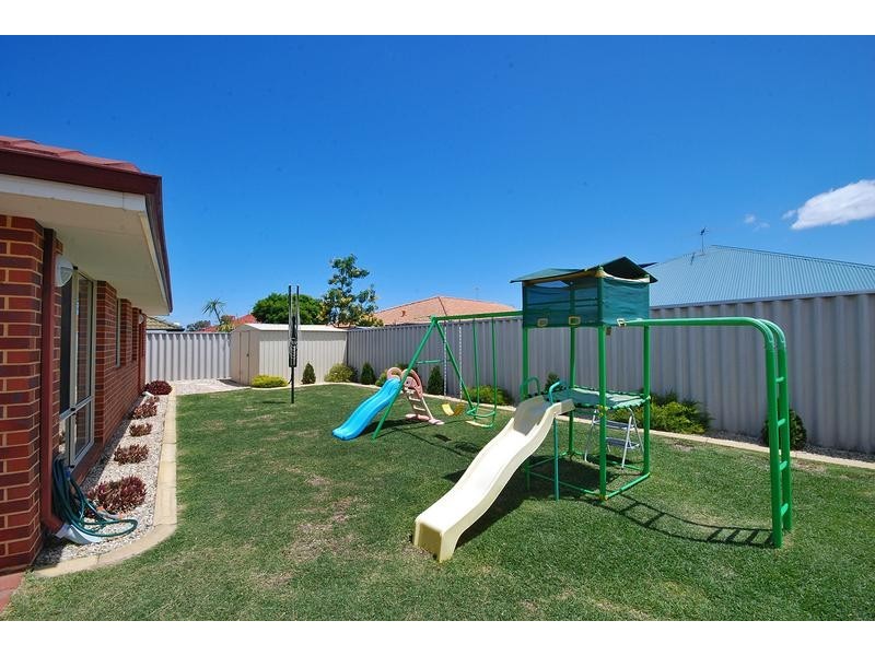 15 Woodbine Loop, Tapping WA 6065