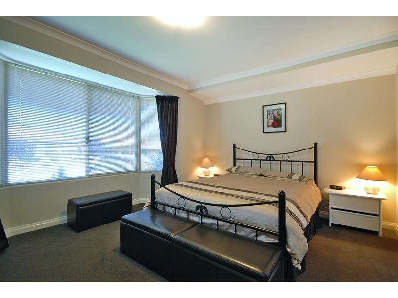 15 Woodbine Loop, Tapping WA 6065