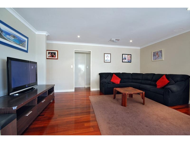 15 Woodbine Loop, Tapping WA 6065