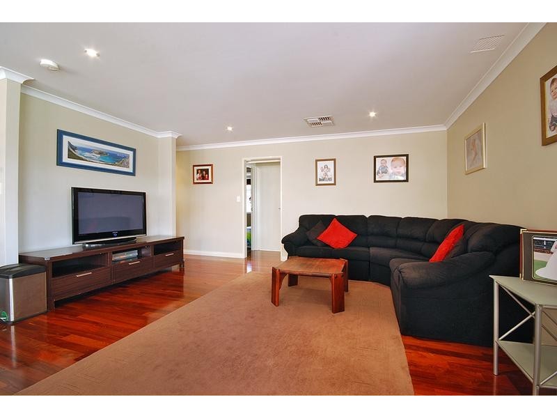 15 Woodbine Loop, Tapping WA 6065