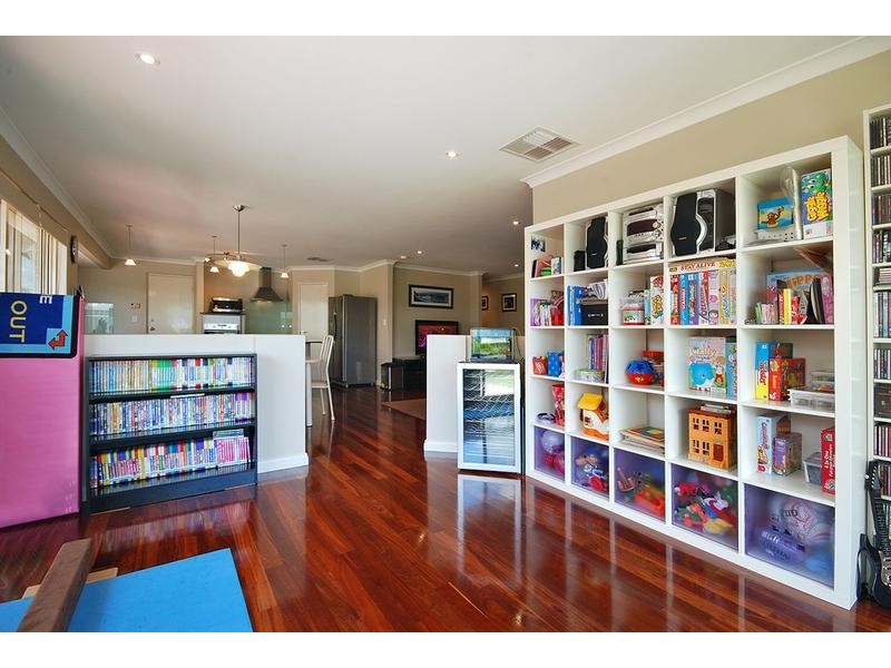 15 Woodbine Loop, Tapping WA 6065