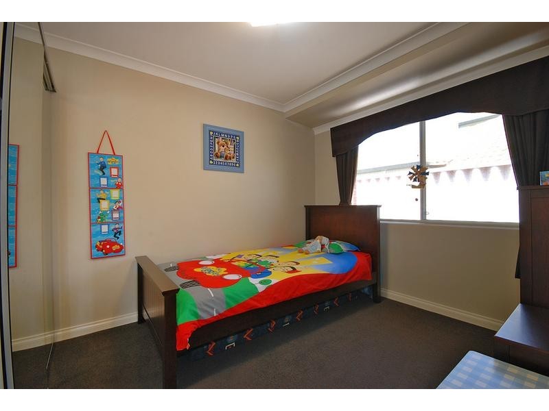 15 Woodbine Loop, Tapping WA 6065