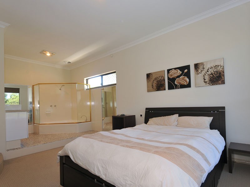 26 Wallangarra Court, Kingsley WA 6026