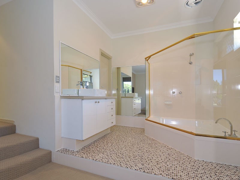 26 Wallangarra Court, Kingsley WA 6026