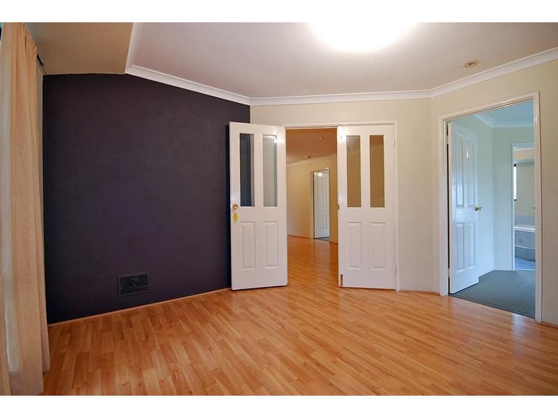 23 Griffiths Rd, Sinagra WA 6065