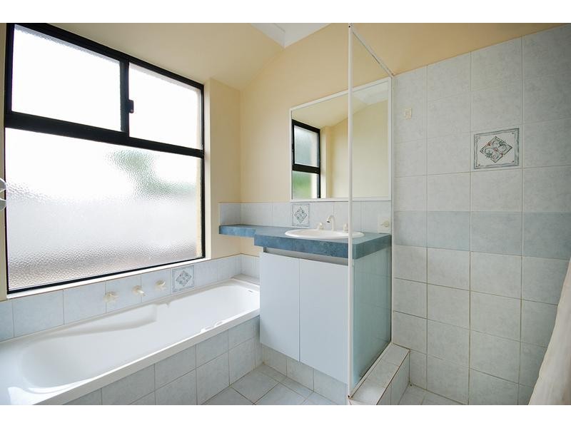 23 Griffiths Rd, Sinagra WA 6065