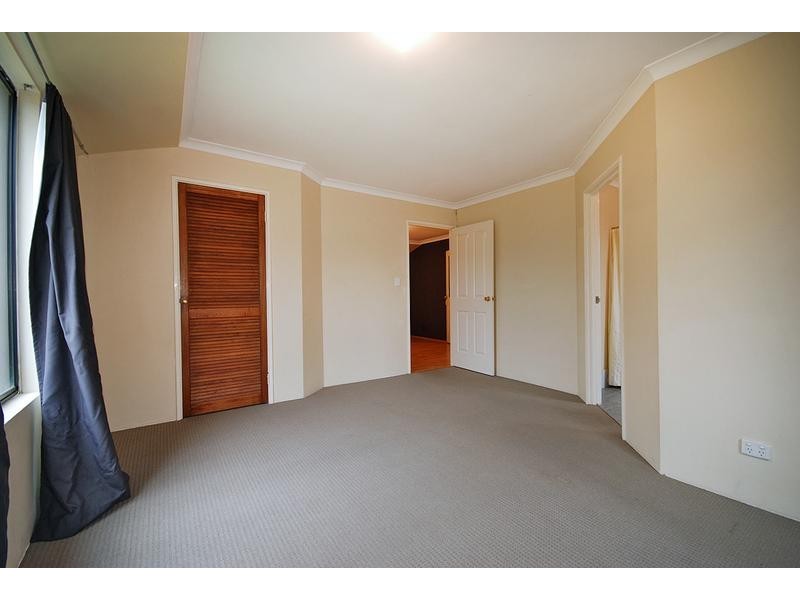 23 Griffiths Rd, Sinagra WA 6065