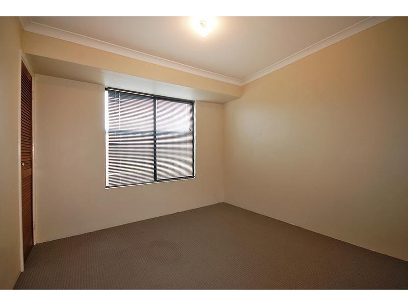 23 Griffiths Rd, Sinagra WA 6065