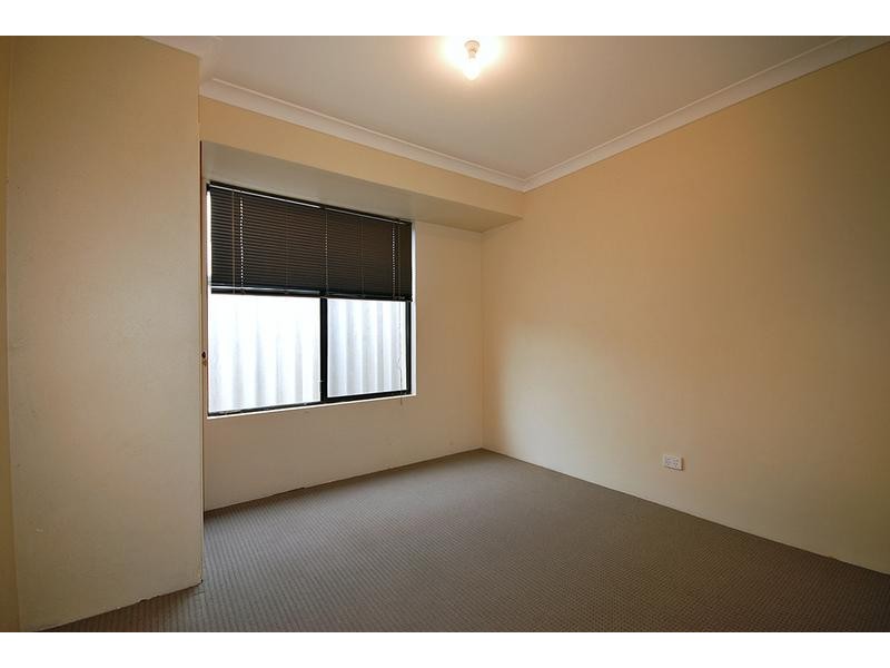 23 Griffiths Rd, Sinagra WA 6065