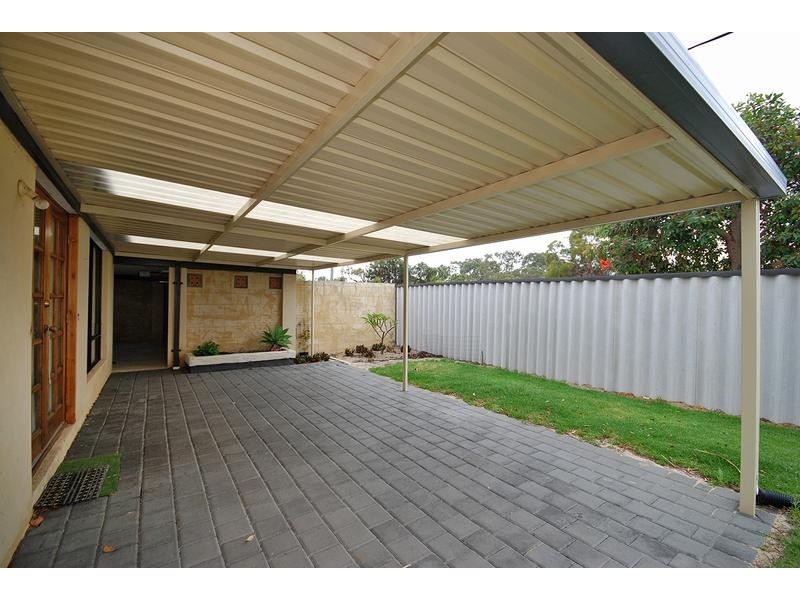 23 Griffiths Rd, Sinagra WA 6065