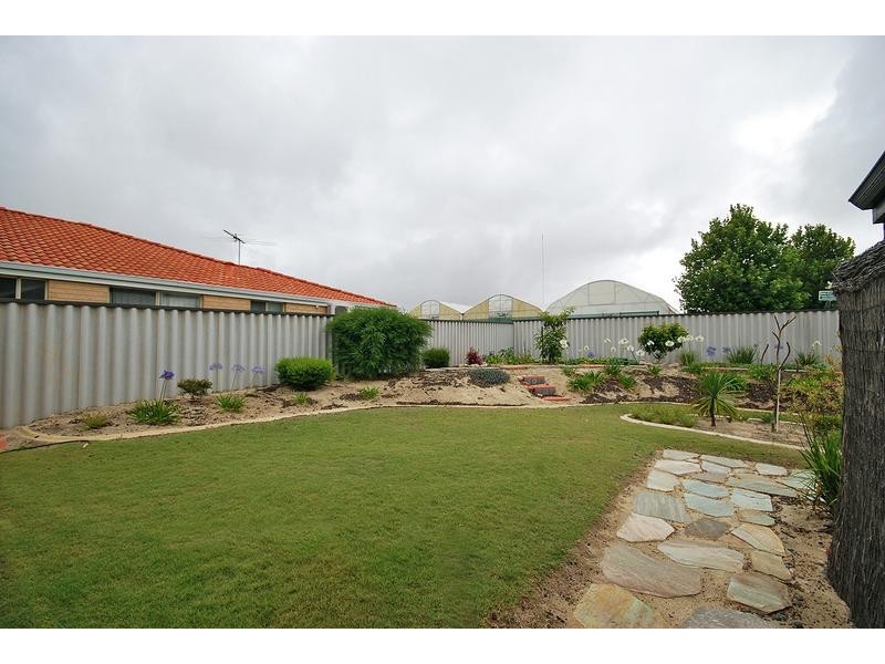 23 Griffiths Rd, Sinagra WA 6065