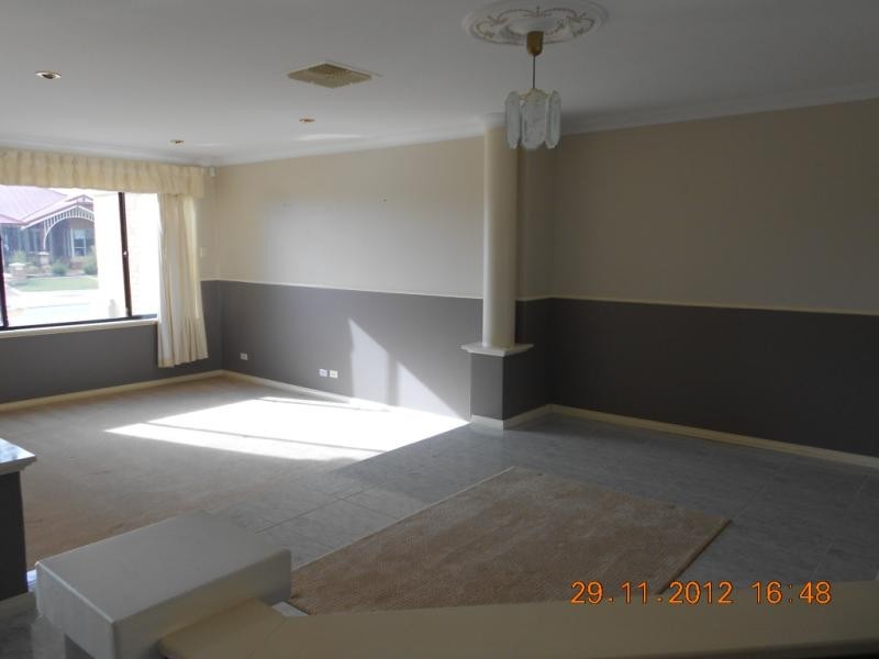 30 Santa Monica Parade, Iluka WA 6028