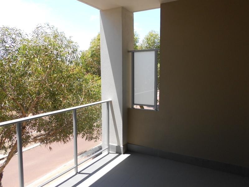 9/1 Walsh Loop, Joondalup WA 6027