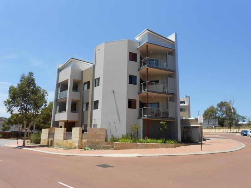 9/1 Walsh Loop, Joondalup WA 6027