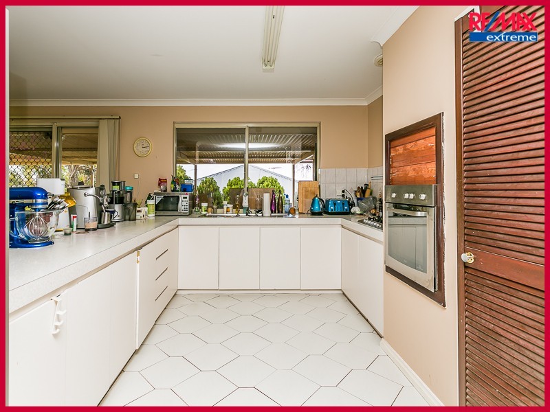 32 Pacific Way, Beldon WA 6027