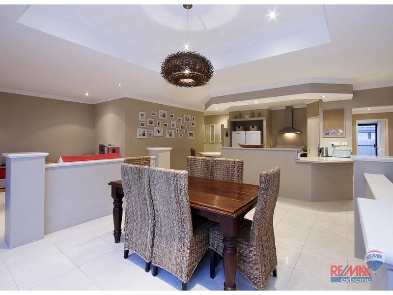 38 Hampshire Drive, Jindalee WA 6036