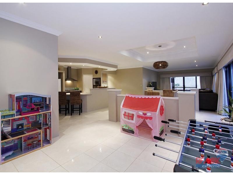 38 Hampshire Drive, Jindalee WA 6036