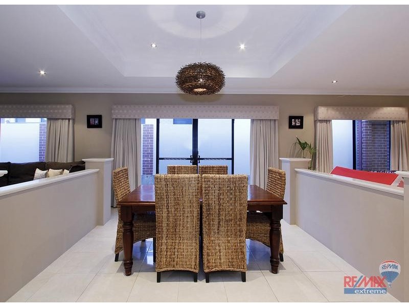 38 Hampshire Drive, Jindalee WA 6036